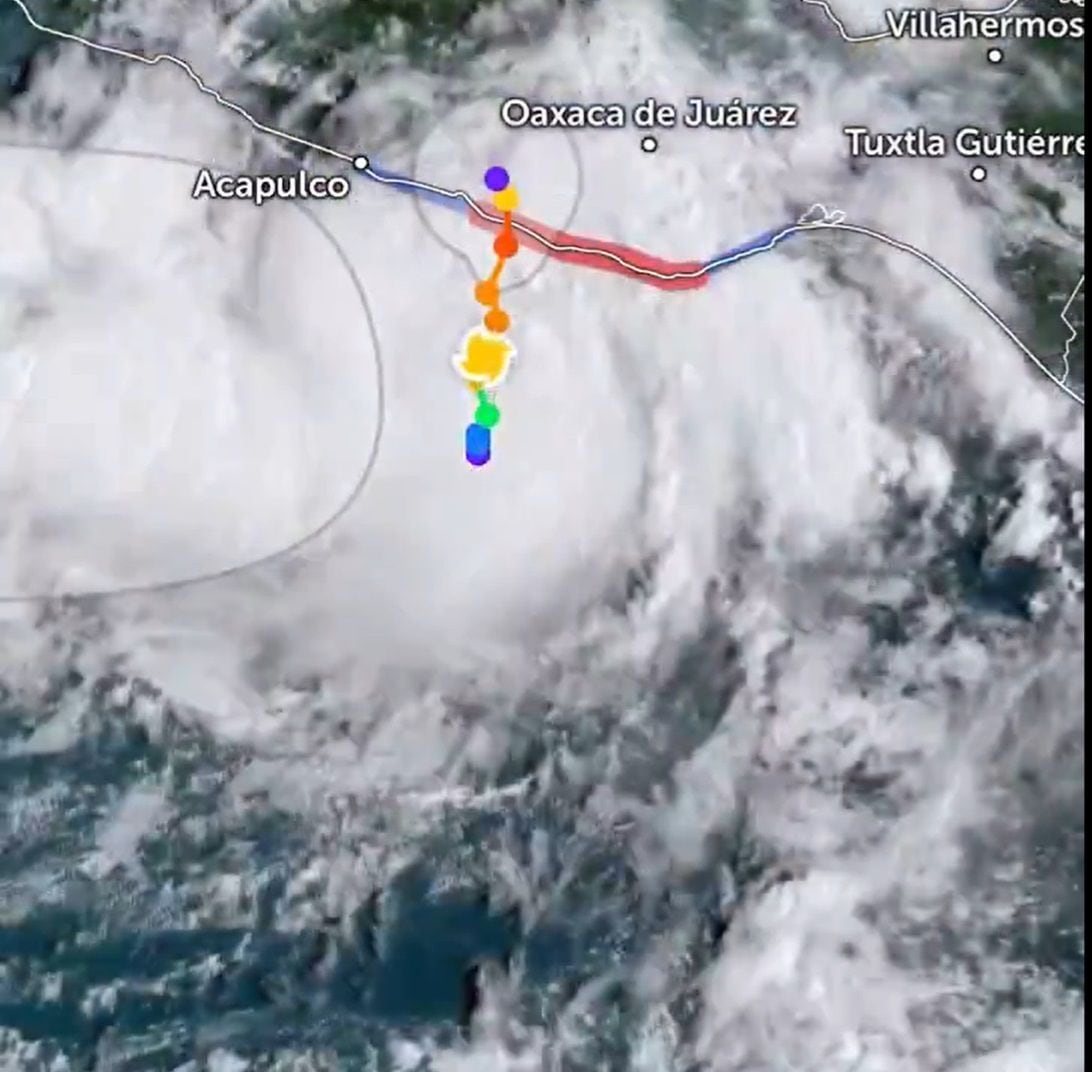 El huracán John avanza a las costas de Guerrero y Oaxaca, podría impactar tierra esta noche (X/ @CNPC_MX)