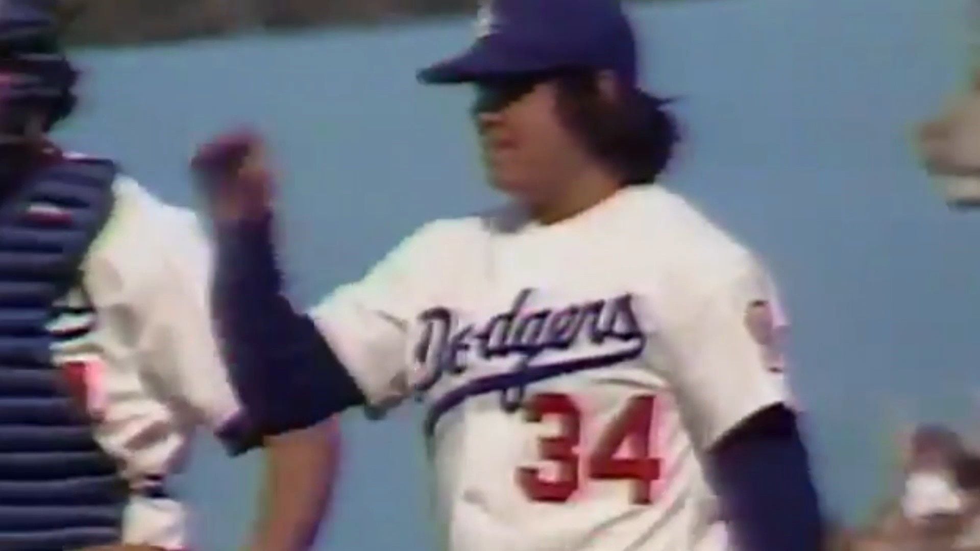 El día que Fernando Valenzuela abrió en el juego inaugural de la temporada de 1981 en Dodgers Stadium en Los Ángeles, donde consiguió una blanqueada contra los Astros de Houston (Captura de Pantalla/Twitter @MLB)