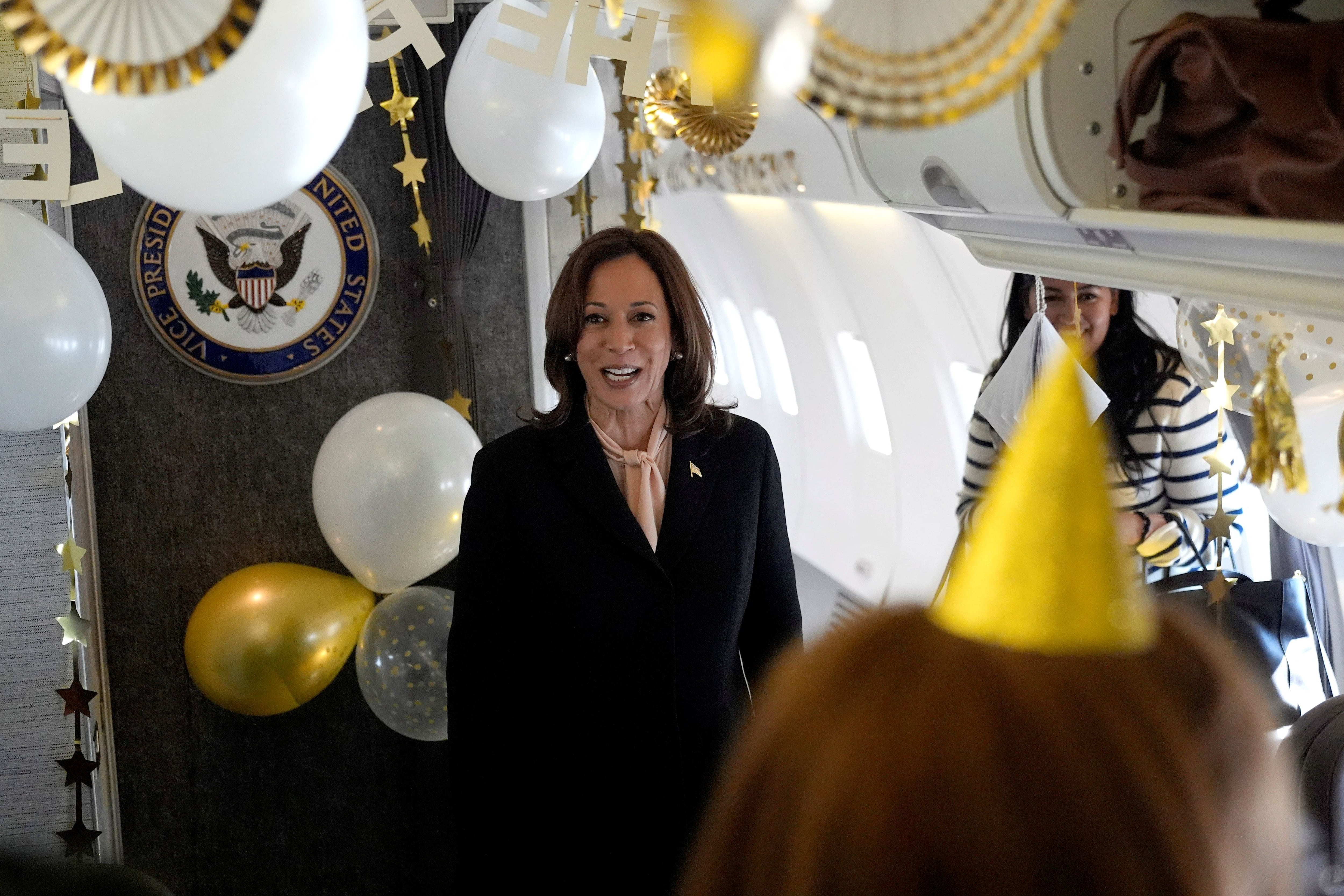 Kamala Harris celebró este domingo sus 60 años en medio de la campaña electoral (Jacquelyn Martin/Pool via REUTERS)