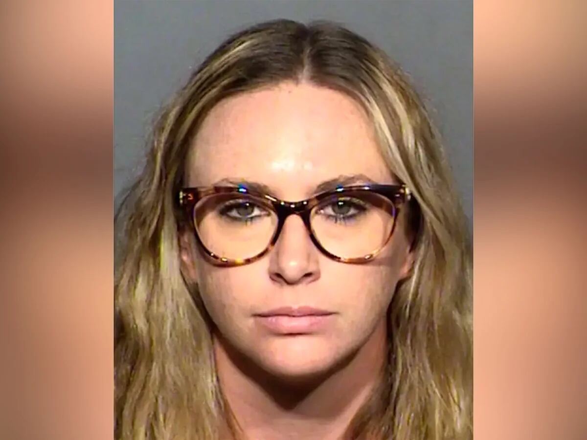 Acusaron a una profesora de Las Vegas de haber mantenido relaciones sexuales con una alumna durante cuatro años – infobae