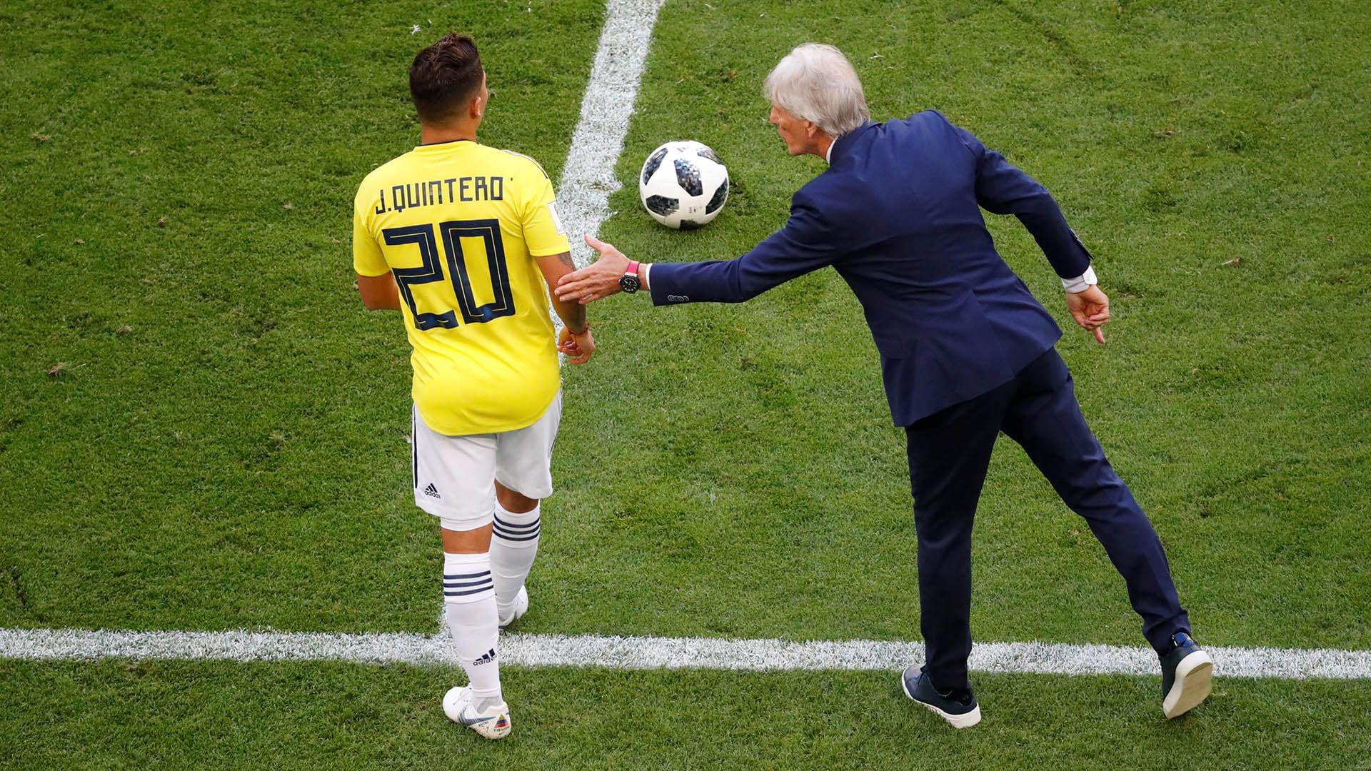 Juan Fernando Quintero y José Pekerman durante el Mundial de Rusia 2018 con la selección Colombia - crédito David Gray/REUTERS