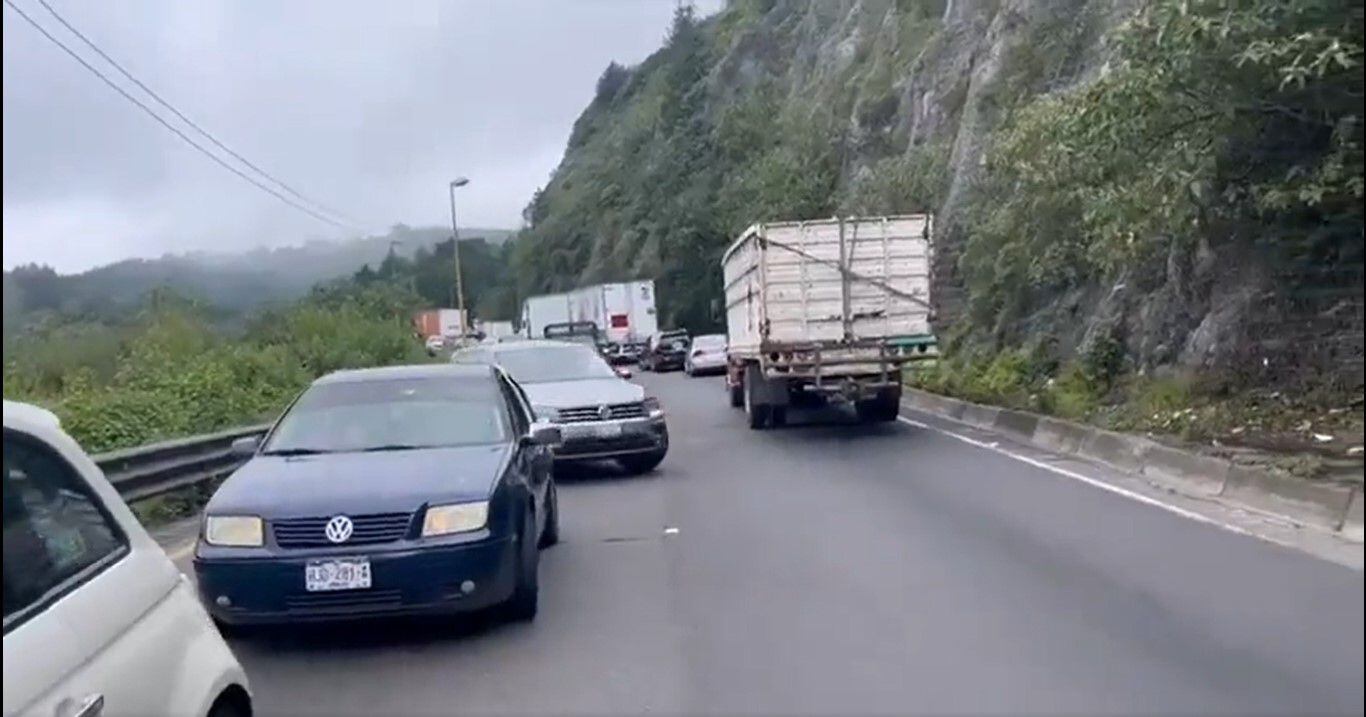 Automovilista denunció presunto asalto masivo en la autopista Puebla-Orizaba (Captura de pantalla)