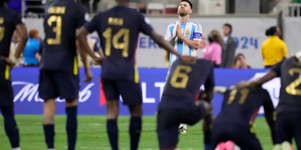 Messi habló tras la victoria ante Ecuador: su “miedo psicológico”, por qué picó el penal y la frase premonitoria de Dibu Martínez