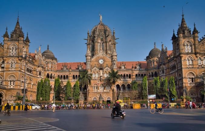 La estación de trenes de Chhatrapati Shivaji en Bombay cambió su nombre británico en 1996 (Getty Images)