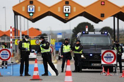 Control fonterizo entre España y Francia en La Jonquera, uno de los que quedará liberado al paso para viajeros de la UE este domingo.