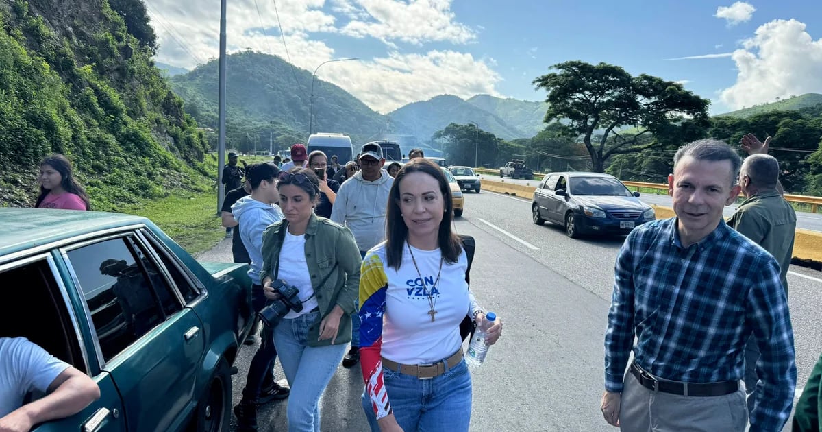 Maduro police closed a highway to prevent the advance of Maria Corina Machado’s convoy heading to Carabobo.