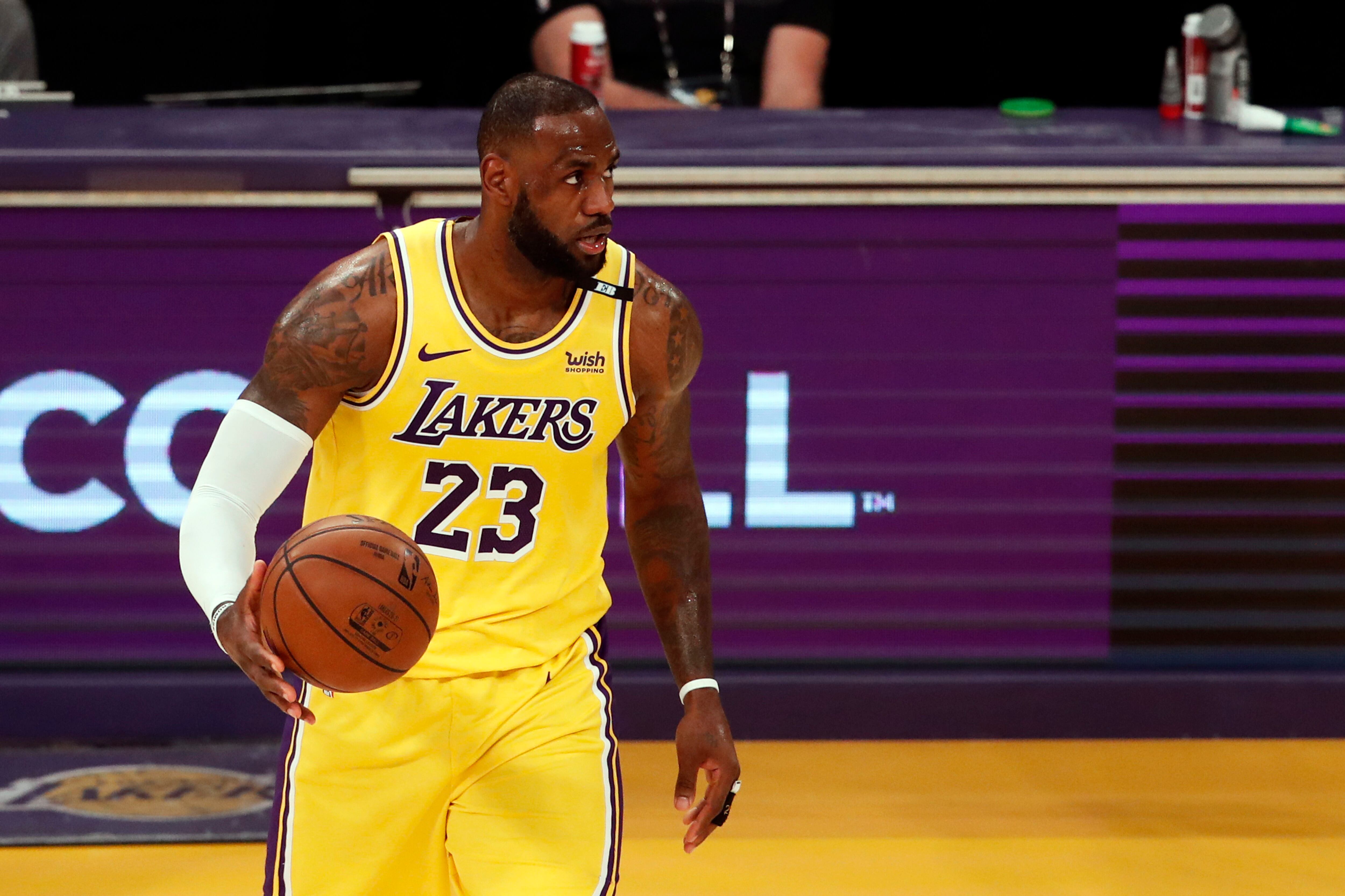 La camiseta de LeBron James, el gran triunfo de los Lakers esta