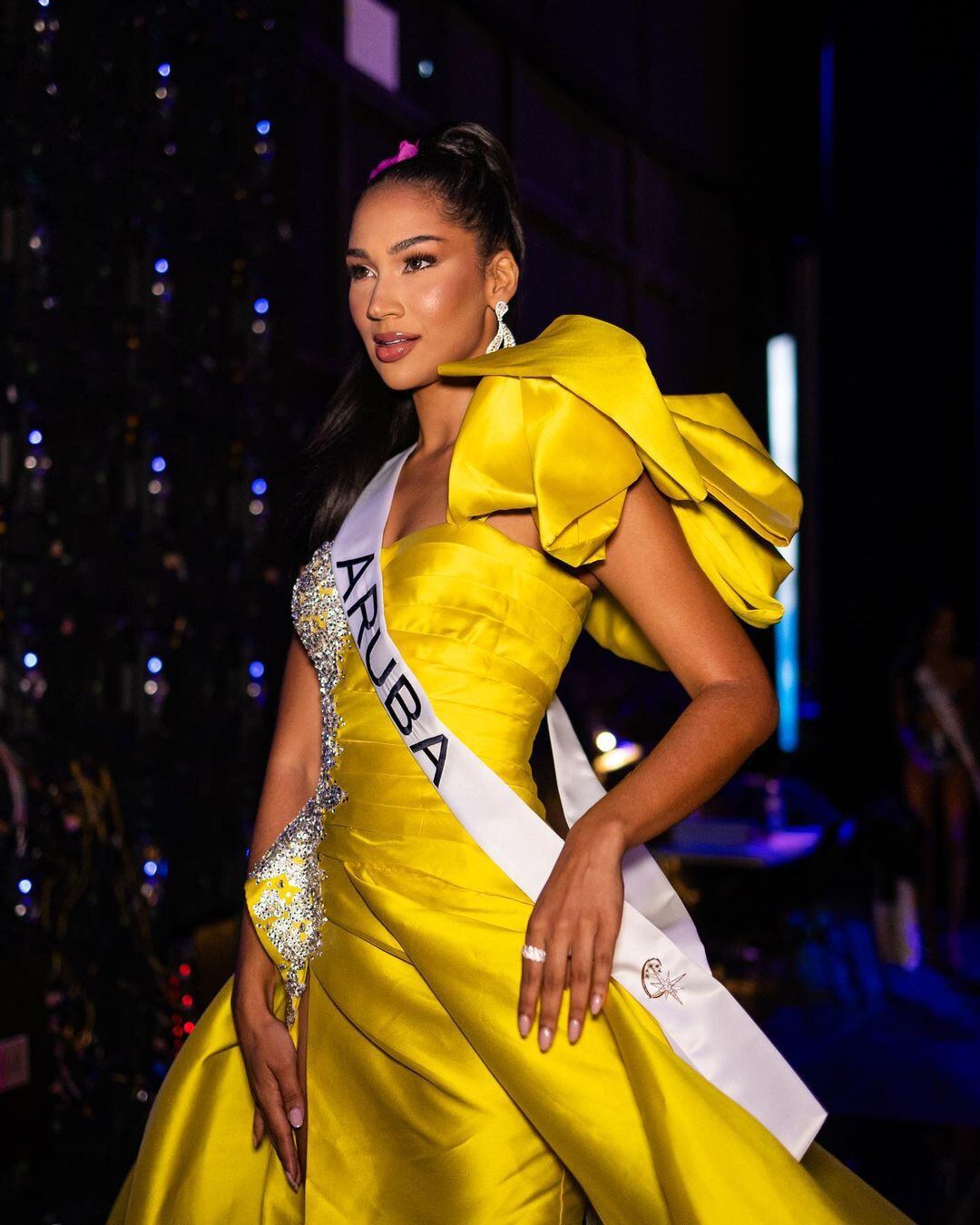 Candidatas desfilando en vestido de noche. Instagram/@missuniverse