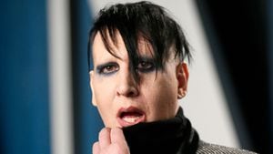 Una de las estrella de Game of Thrones acusó a Marilyn Manson por violación y torturas: “Me pegó con un látigo hasta dejarme a inconsciente y abusó de mi”