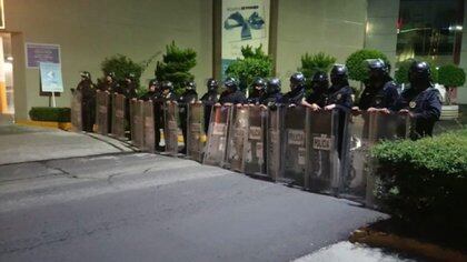 Policía de la CDMX en las instalaciones de la Cooperativa Cruz Azul (Foto: Cortesía / SSC)