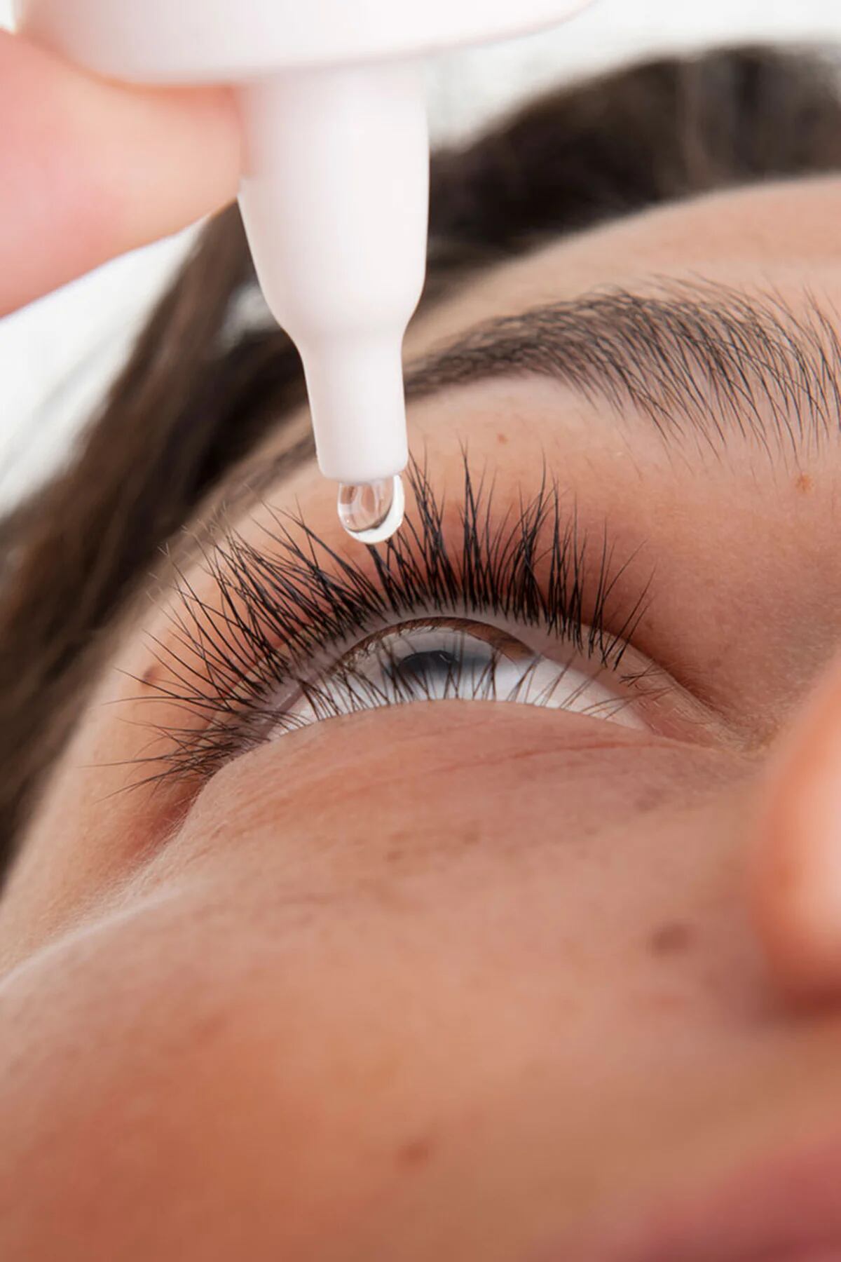 FDA emite alerta para gotas para los ojos por posible