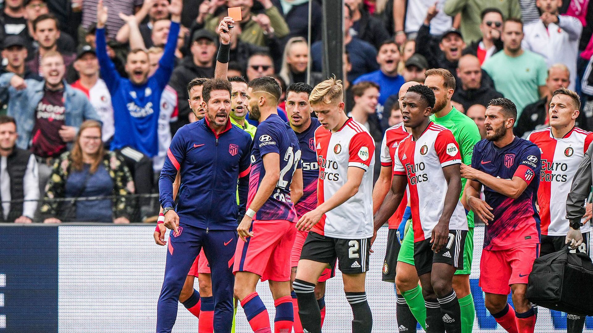 La Furia Del Cholo Simeone Con Un Futbolista Del Atlético Madrid Que Se Trenzó Con Un Rival Y 8401