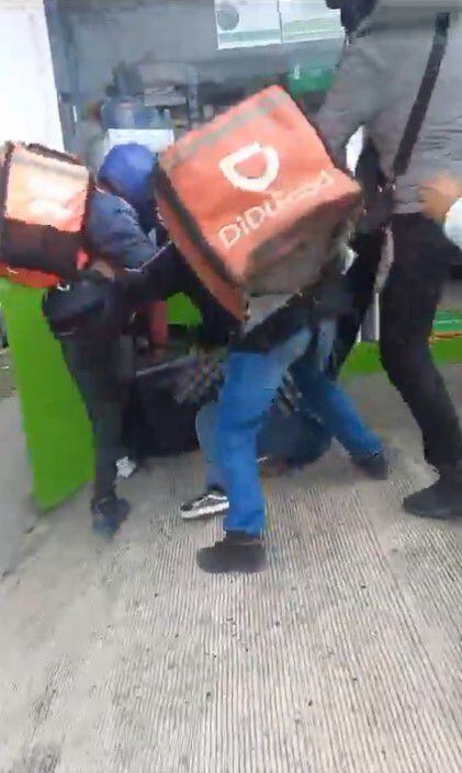 Los trabajadores de la app estaban muy molestos con el sujeto pues ya los había estafado en varias ocasiones.