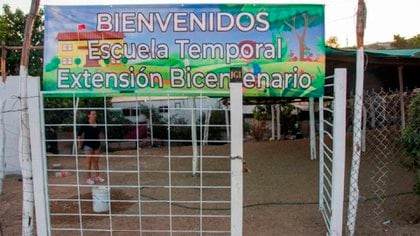 Las autoridades buscarán regularizar una escuela acondicionada por Los Chapitos para que sus alumnos puedan validar los cursos (Foto: Facebook @ Erick Meraz)