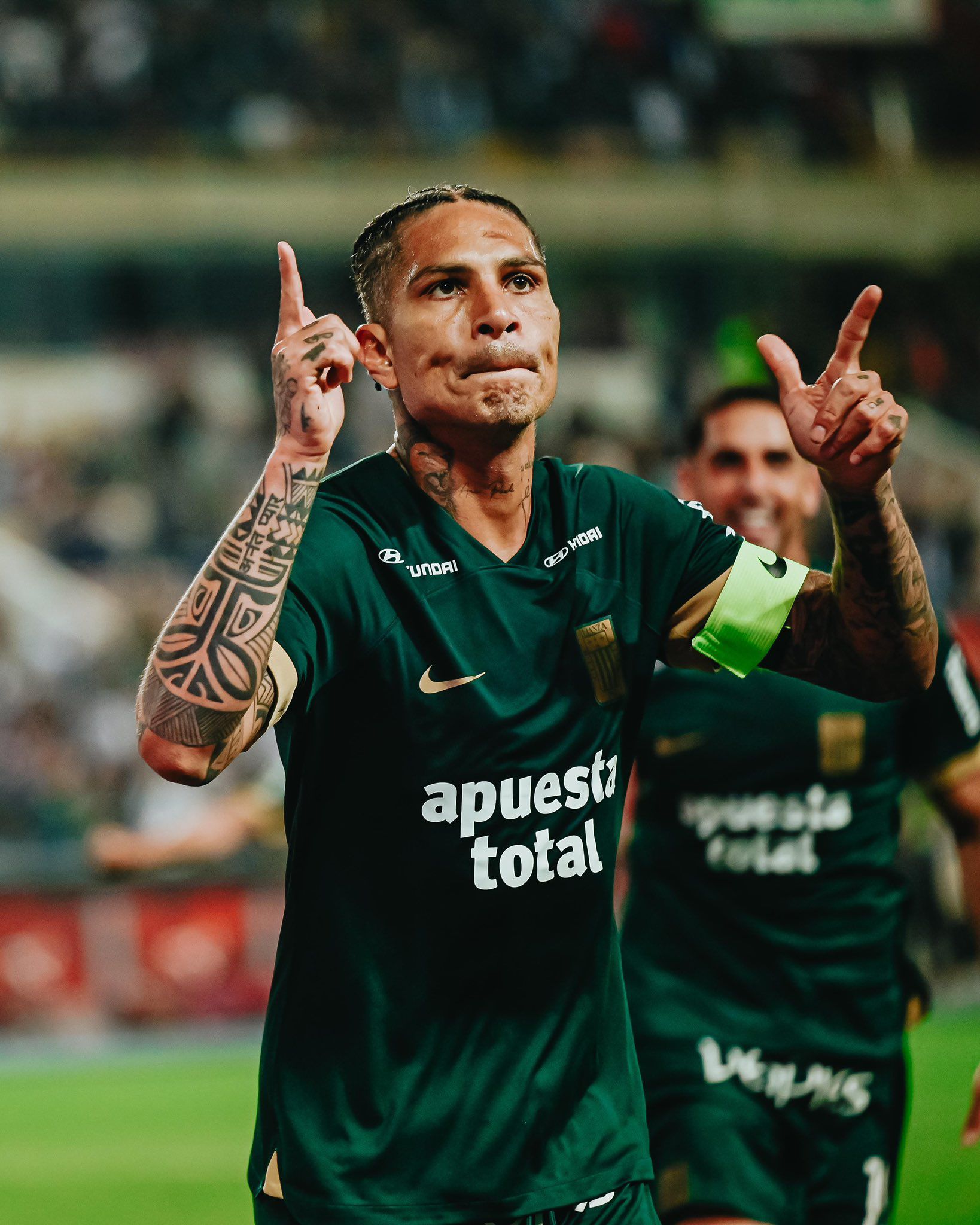 Celebración de Paolo Guerrero tras marcar su primer gol con camiseta de Alianza Lima (Alianza Lima)