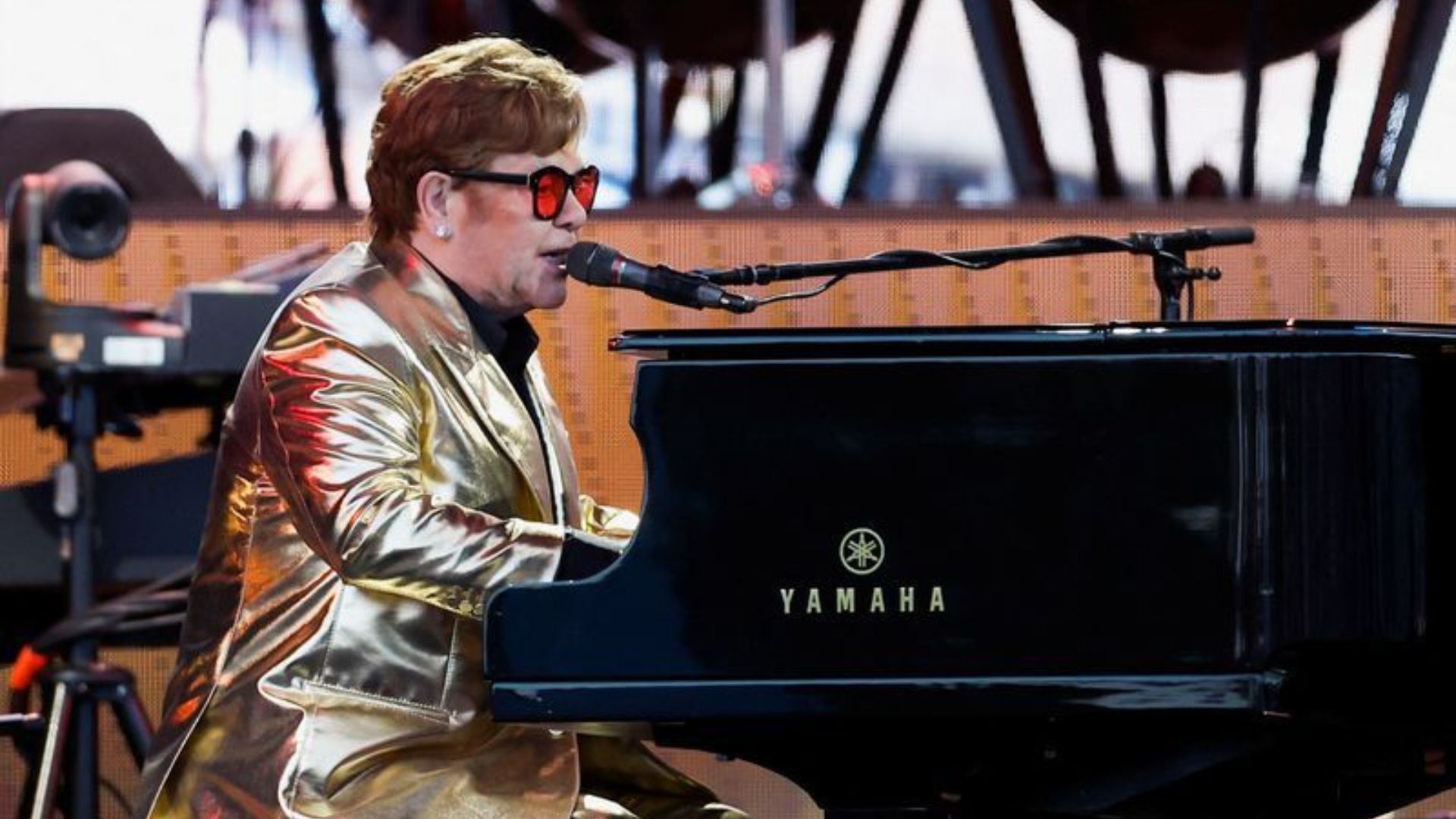 Elton John se despidió del público británico con un histórico concierto en Glastonbury
REUTERS/Jason Cairnduff