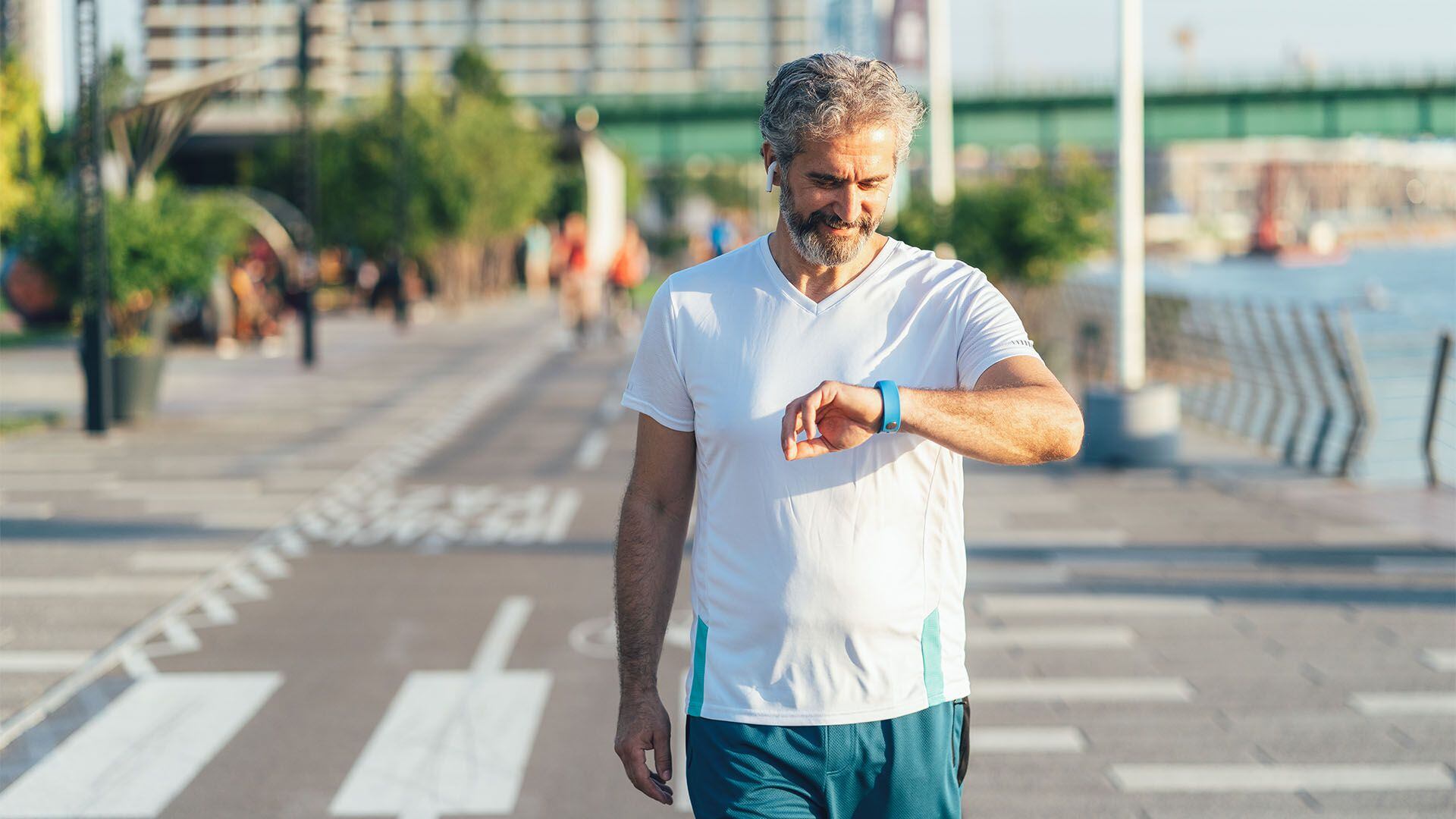 Fitbit permitirá ver nuevamente la racha de días en los que se cumple la meta de pasos. (Getty)