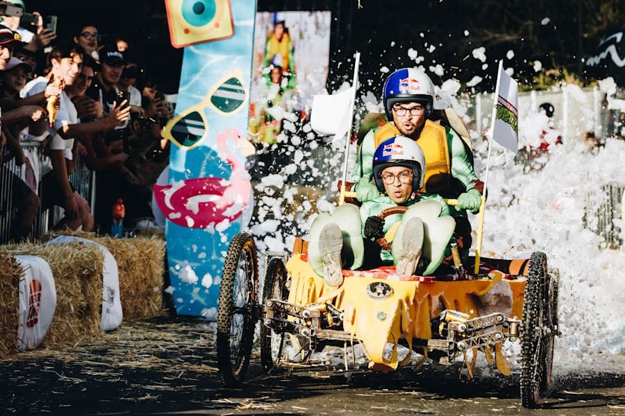 Regresa una divertida competencia de carros fabricados de manera artesanal a Colombia - crédito Red Bull Balineras