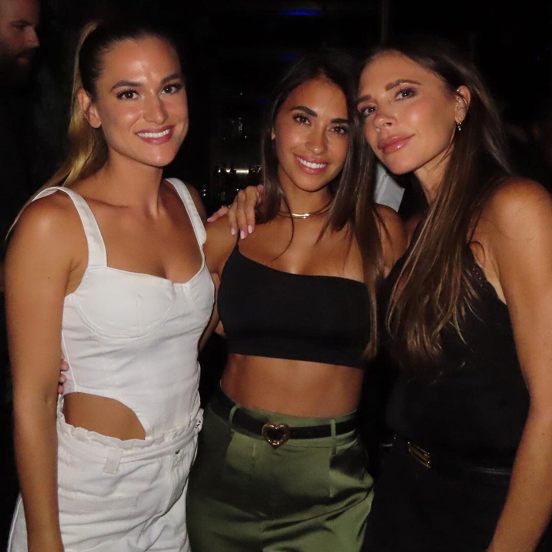 Elena Galera, Antonela Roccuzzo y Victoria Beckham, juntas en un restaurante de Miami (Fotos: Instagram)