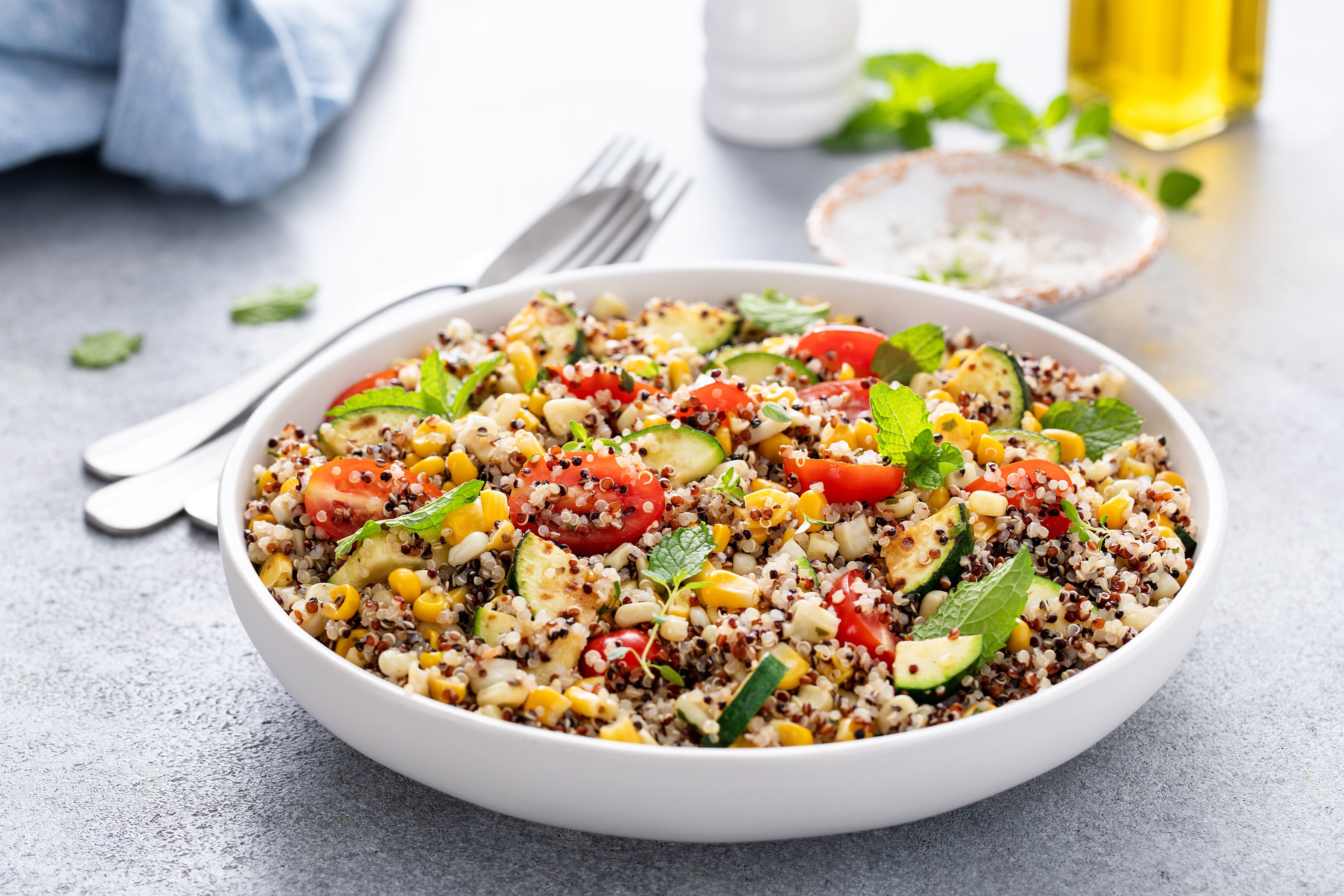 Ensalada templada de quinoa con verduras
