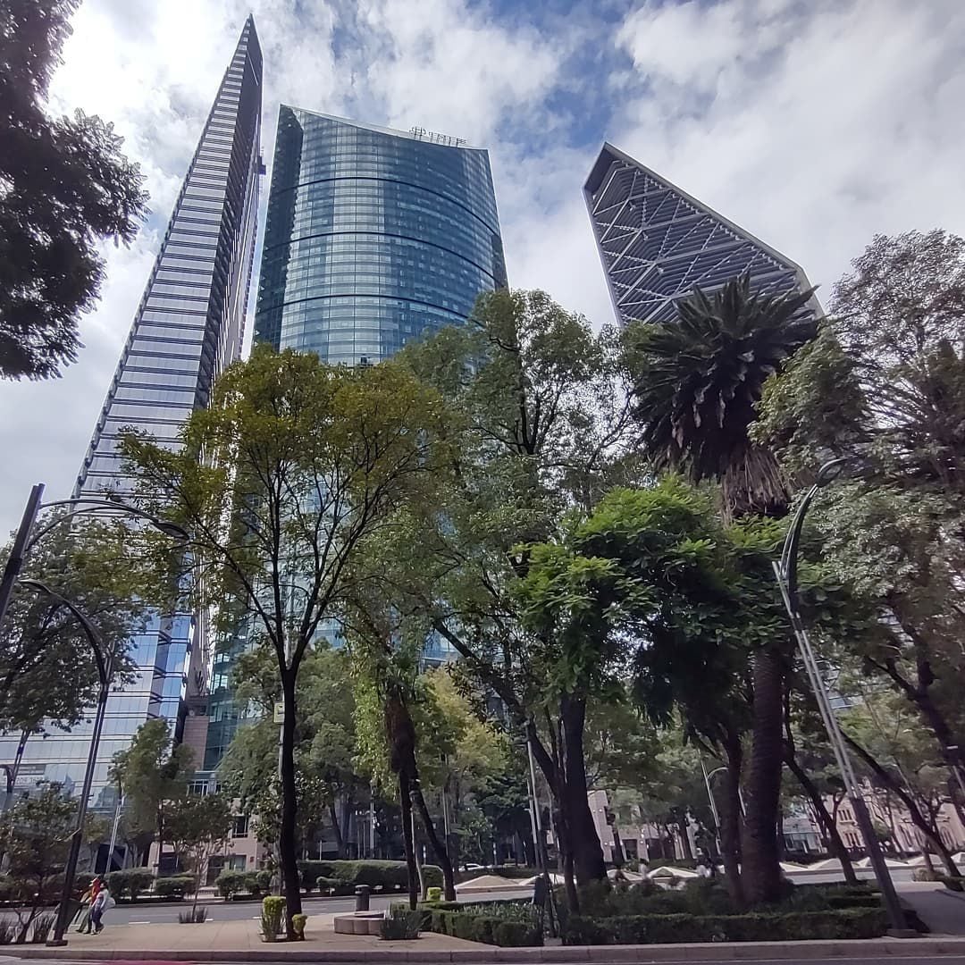 La Dirección de la Torre es en Paseo de la Reforma 509, colonia y alcaldía Cuauhtémoc. (Foto: Instagram/@ulises_salazar21)