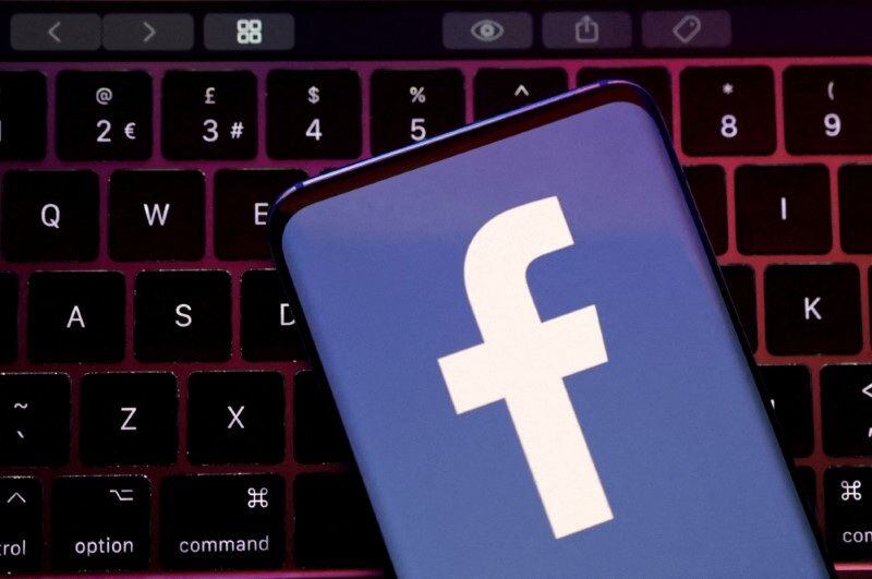 Facebook permite vender artículos nuevos y usados de forma gratuita, para contactar clientes de diferentes lugares. (REUTERS)