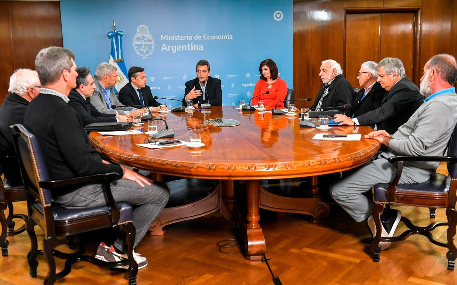 Sergio Massa, en la reunión con empresarios y sindicalistas del transporte automotor de pasajeros
