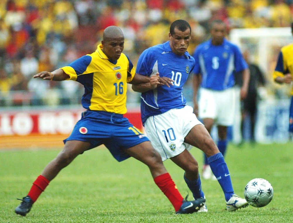 Colombia cayó con Brasil 2-1 en el inicio de las Eliminatorias al Mundial de Alemania 2006 - crédito AFP.