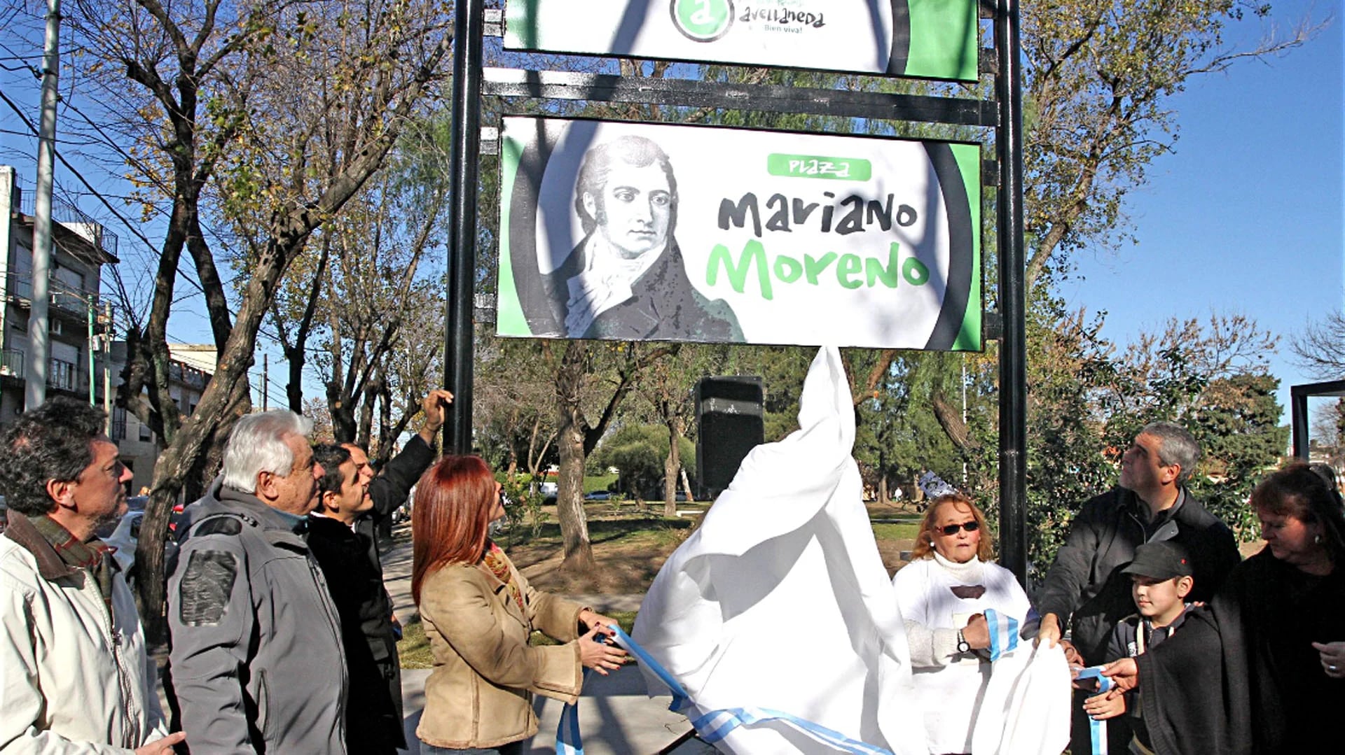 Ferraresi inauguró la Plaza Mariano Moreno con la imagen de Juan José Castelli @prensamda