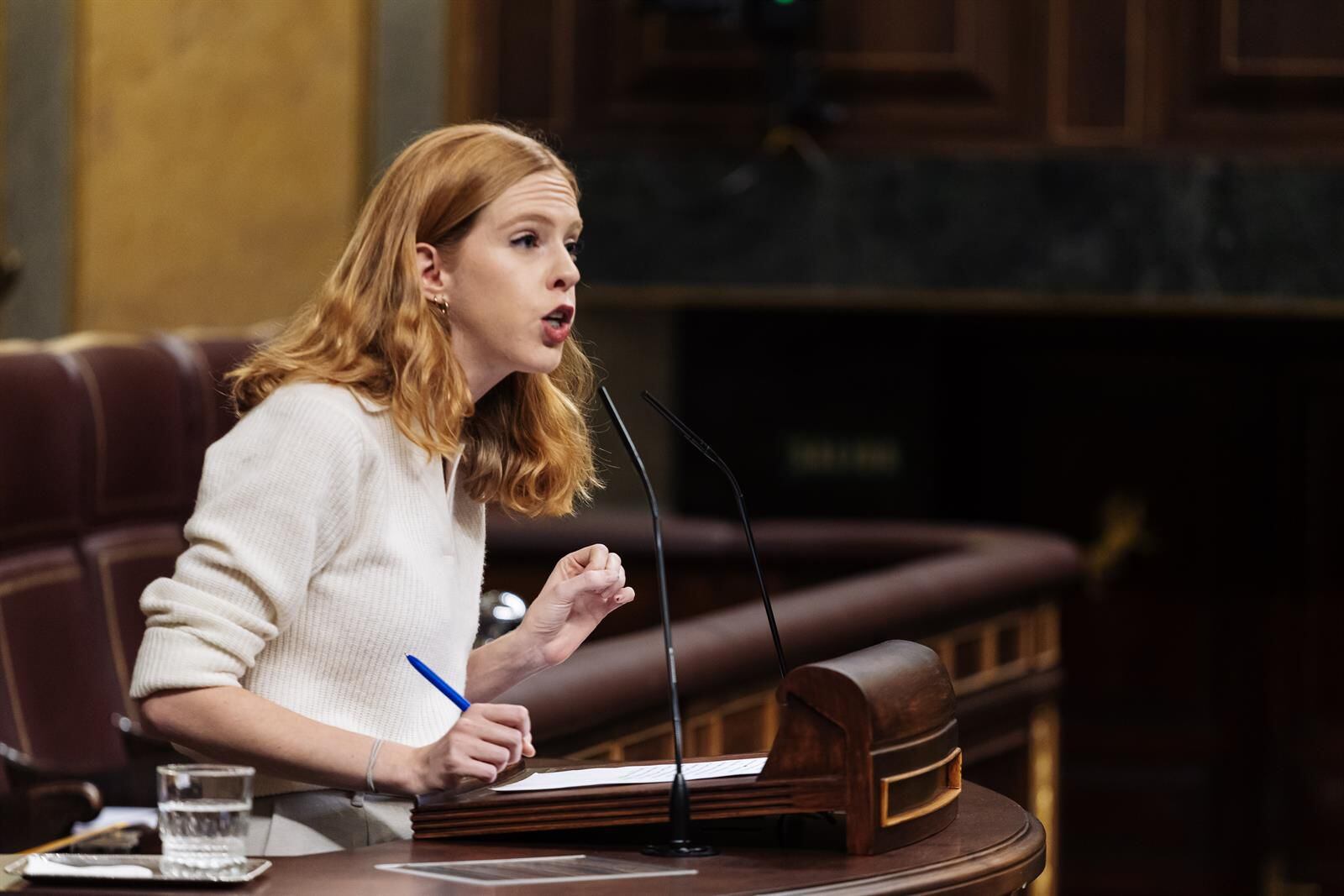 12/12/2023 La ex secretaria de Organización de Podemos y diputada del partido, Lilith Verstrynge, interviene durante una sesión plenaria, en el Congreso de los Diputados, a 12 de diciembre de 2023, en Madrid (España). POLITICA Carlos Luján - Europa Press 