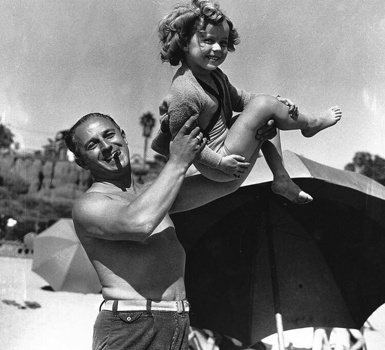 Shirley Temple junto a su padre, (Instagram @shirleytempleofficial)