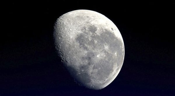 La Luna es permanentemente orbitada por un satélite de la NASA