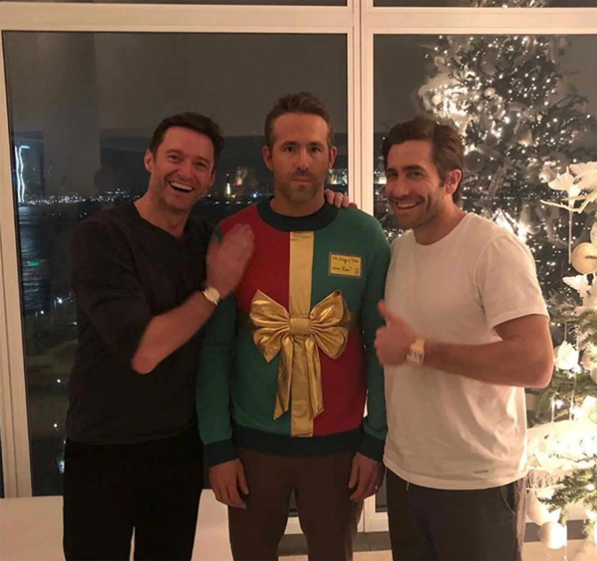 Ryan Reynolds Fue Víctima De Una Cruel Broma Navideña Por Parte De Hugh Jackman Y Jake 