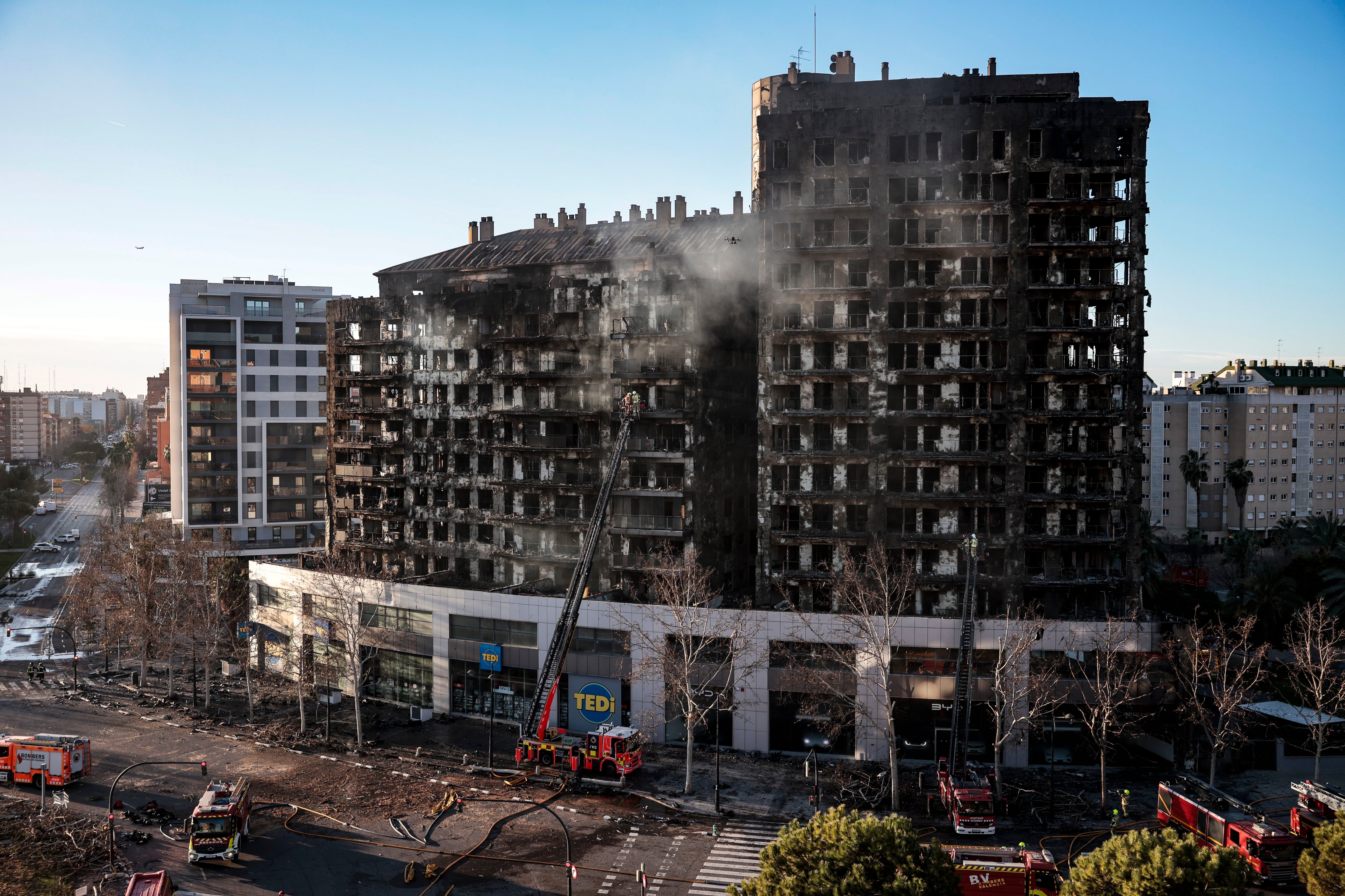 Vista general tras el incendio de Valencia (EFE/Biel Alino) 