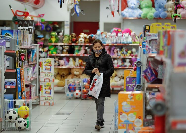 En la última semana en la Ciudad Autónoma de Buenos Aires se habilitaron las jugueterías (REUTERS/Agustin Marcarian)