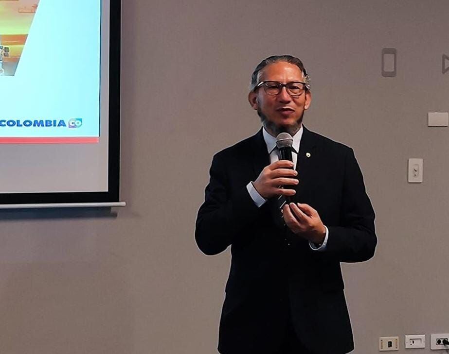 Carlos Rodríguez Bocanegra, embajador de Colombia en El Salvador. Foto: Twitter / Embajada de Colombia en El salvador