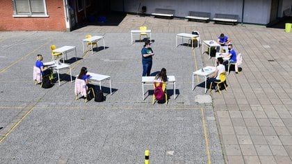 La distancia social tendrá que ser de 1,5 metro como mínimo y para eso se hará una redistribución del mobiliario.  (foto de archivo: Maximiliano Luna)