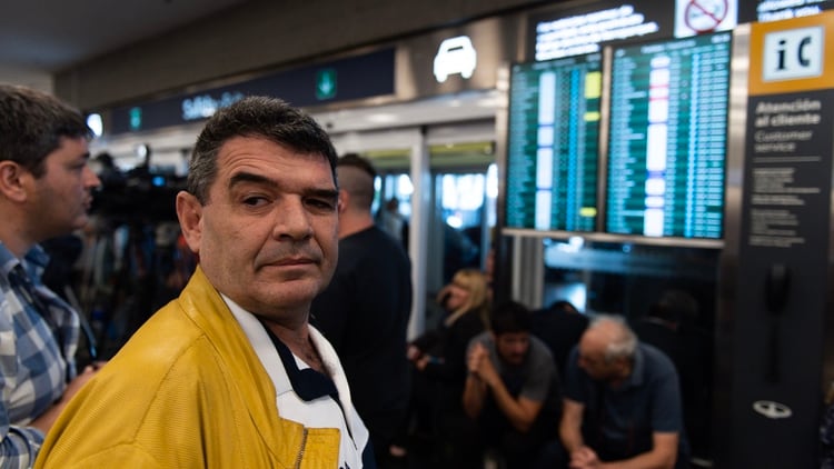 Alfredo Olmedo es uno de los pasajeros demorados en Aeroparque