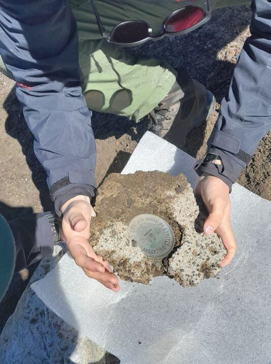 Rescatan una señal limítrofe de fines del siglo XIX en el Parque Nacional Nahuel Huapi