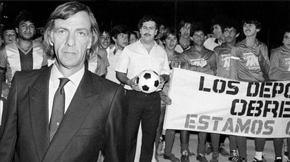 The day Pablo Escobar 'kidnapped' Menotti and offered him to direct Atlético Nacional