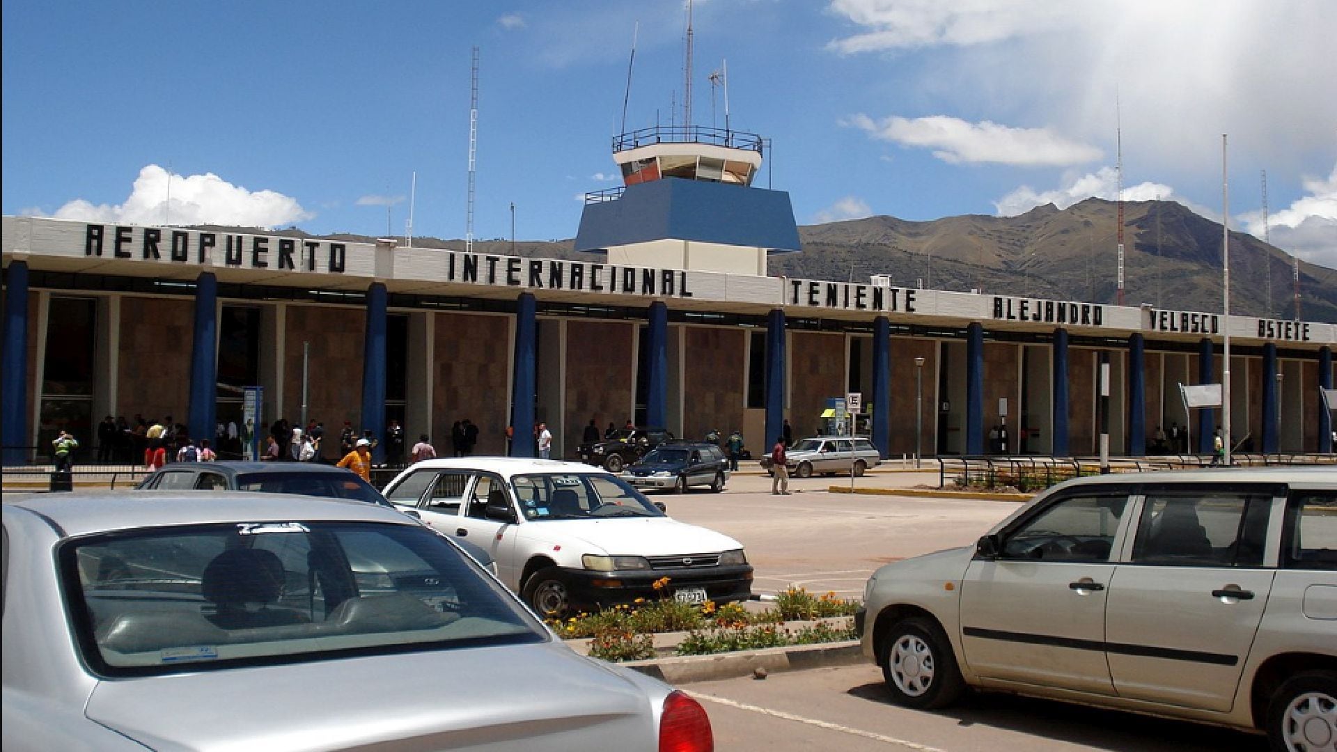 La determinación y el amor por su tierra llevaron a Alejandro Velasco Astete a realizar un vuelo histórico sobre los Andes, desafiando la adversidad. (Miguel Vera León)