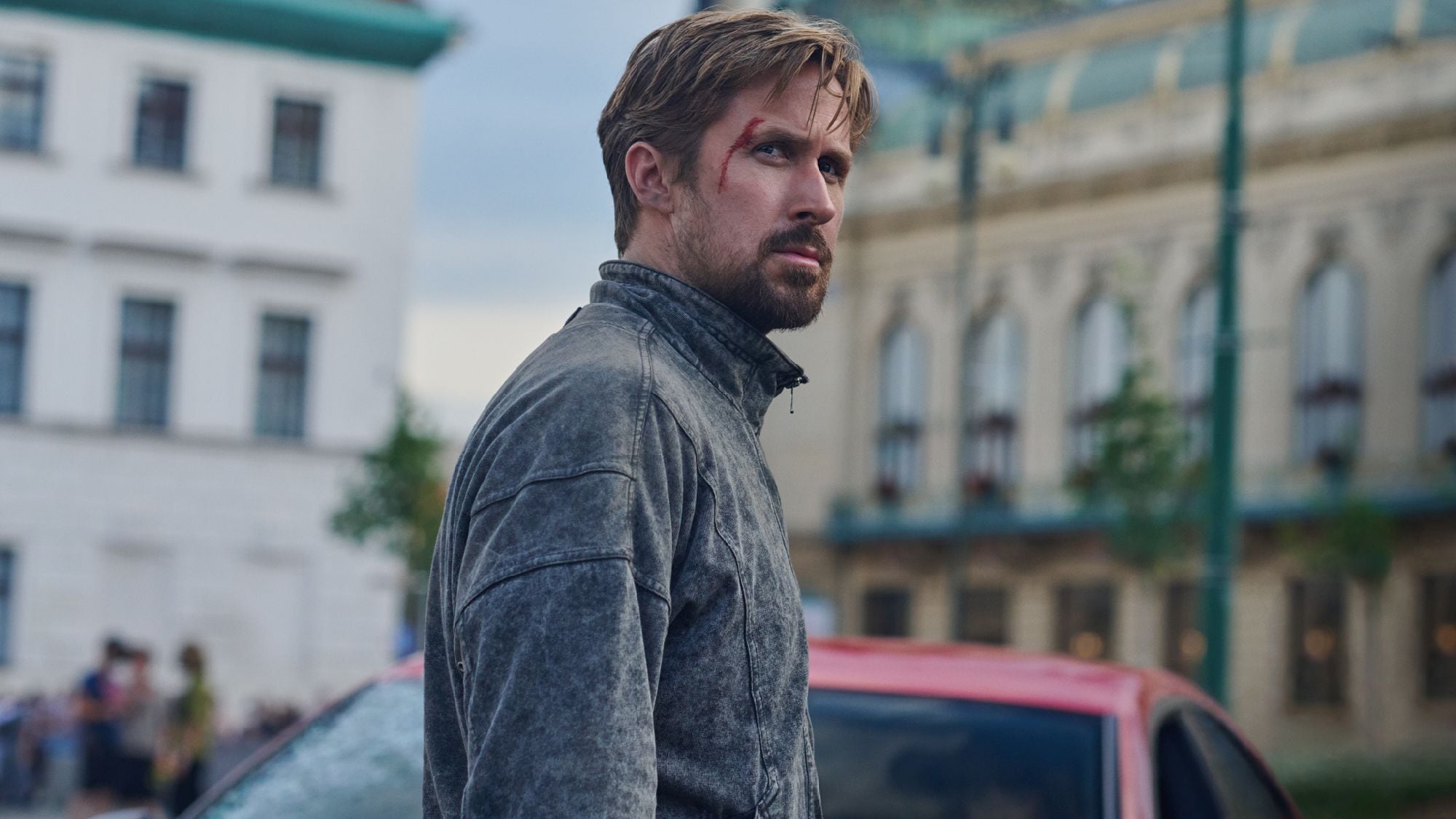 En un mundo de traiciones y secretos, Sierra Seis (Ryan Gosling) es el objetivo en este thriller dirigido por los hermanos Russo. (Netflix)