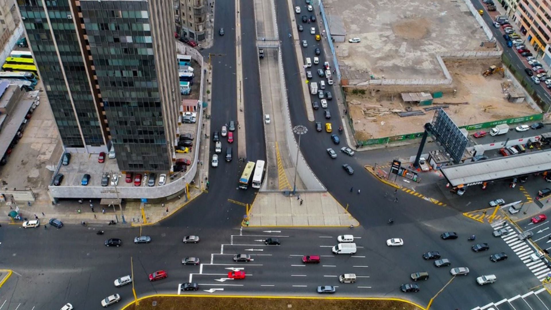 Este acuerdo busca reducir el tráfico en las áreas con mayor afluencia vehicular de la ciudad - Créditos: Andina.