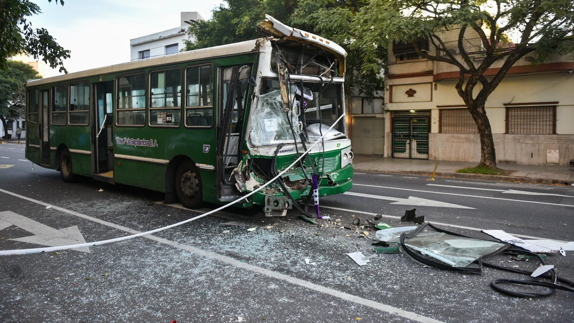 Chocaron dos colectivos en Chacarita: hay al menos 17 heridos