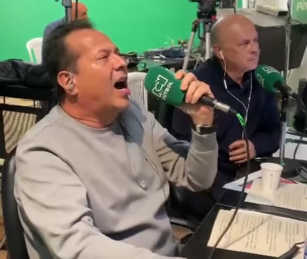 El cantante del gol habló de su paso a RCN - crédito @elcantantedelgol/IG