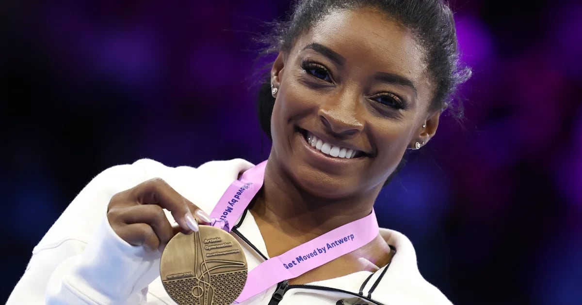 Simone Biles shines at Gymnastics World Cup closing ceremony: She wins two more gold medals to become the most successful athlete in history