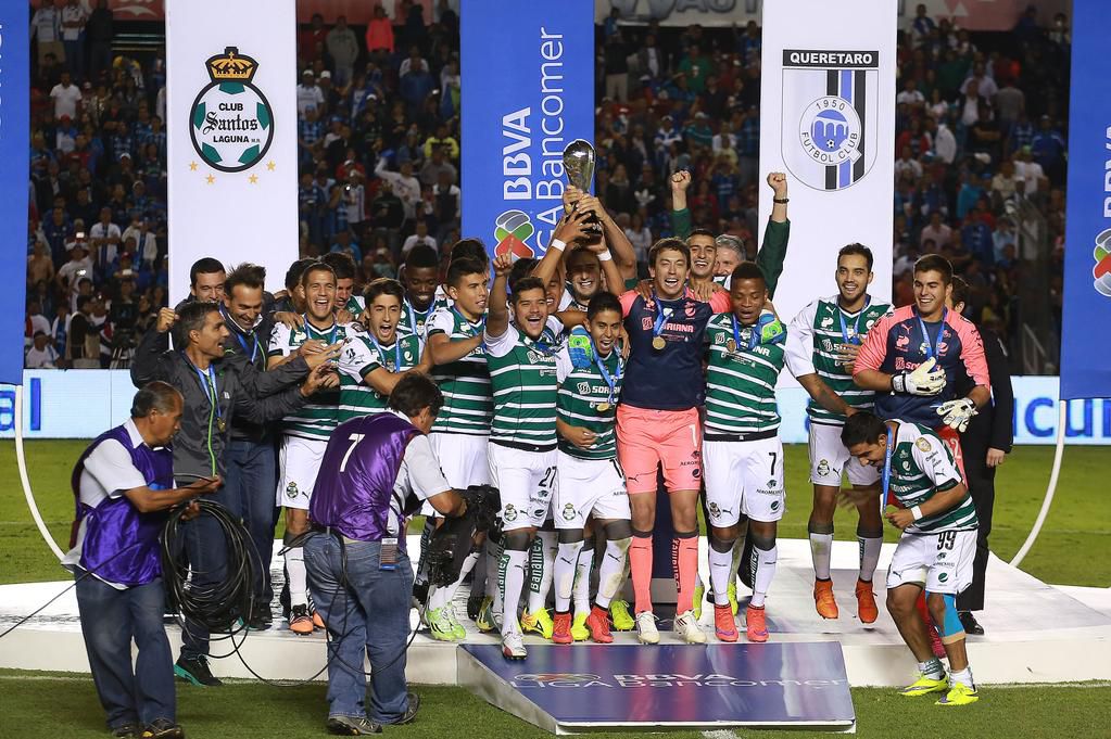 El Mosquetero Azul ⚔️ on X: 🏆 #TitulosFUTMEX Sumatoria de todos los  títulos totales oficiales del futbol mexicano en época profesional *2021*  🏆⚽️🇲🇽 *En negritas los equipos actuales en primera 🔻 Continúa