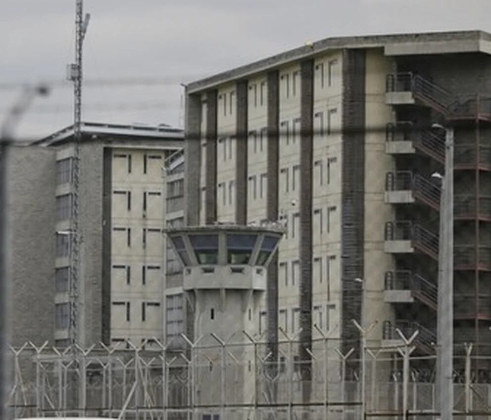 Inmates escape La Picota prison by convincing guard to let them
