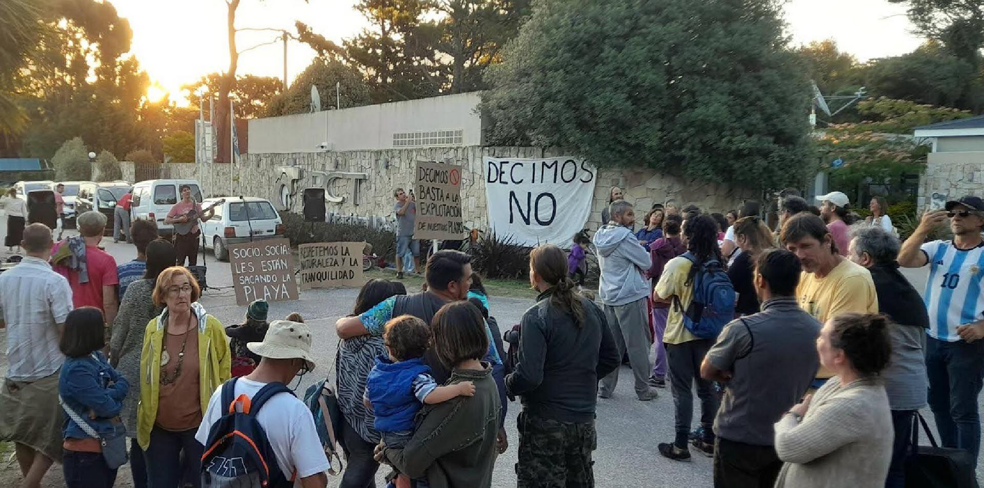 Protesta contra las fiestas electrónicas en Mar del Plata