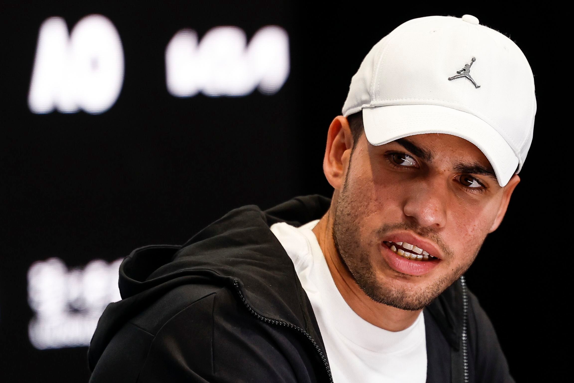 Carlos Alcaraz en rueda de prensa en el Abierto de Australia, en Melbourne (EFE/EPA/MAST IRHAM) 